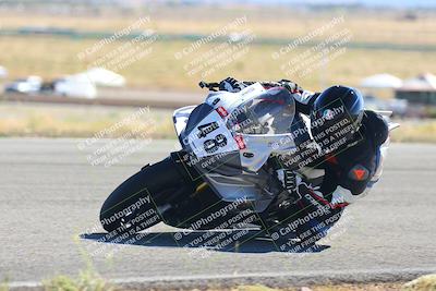 media/Oct-15-2023-TrackXperience (Sun) [[85198ff50b]]/Group 3/session 4 turn 3/